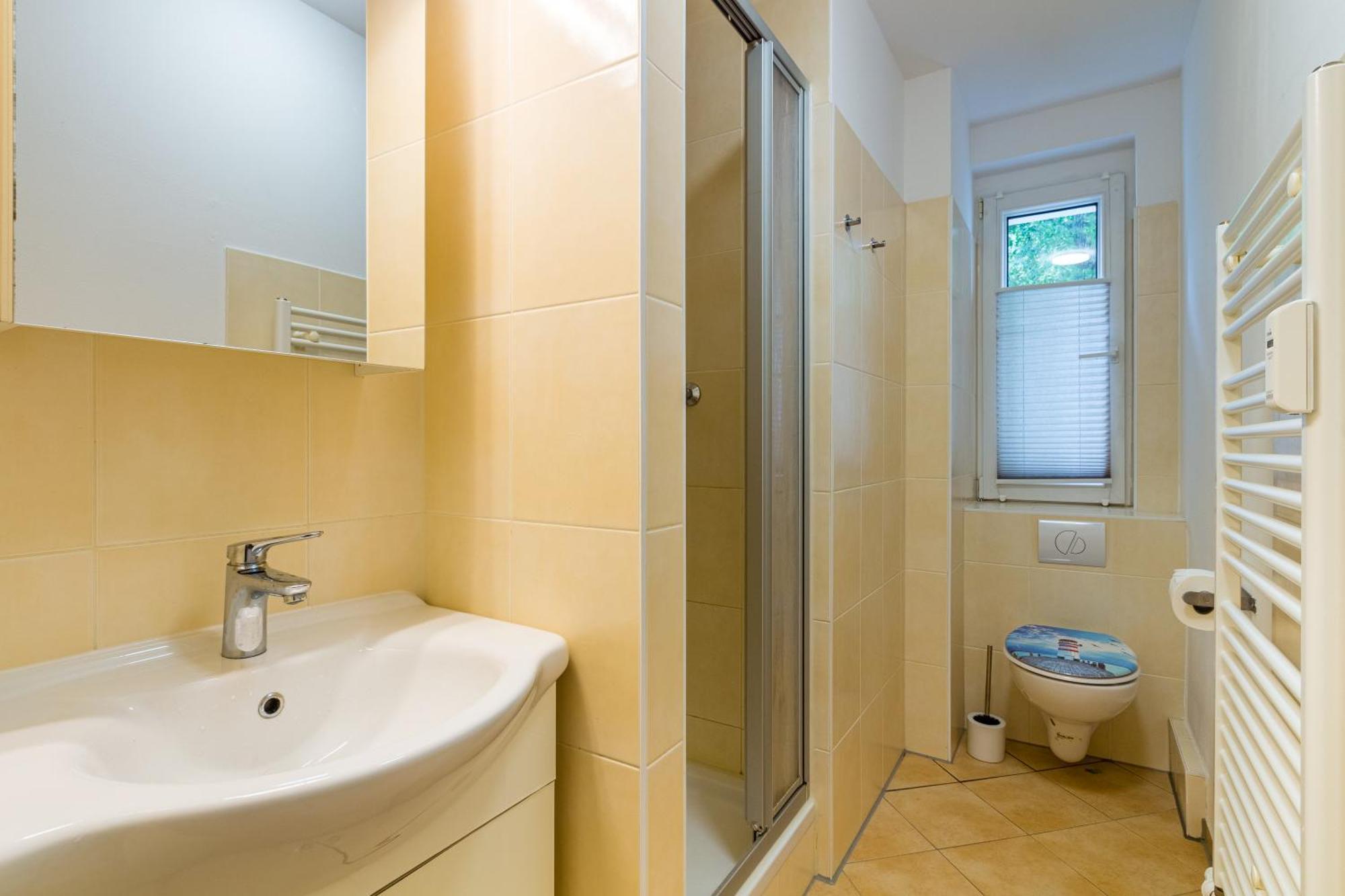 Handwerker-apartment In 3 Zimmer, 5 Einzelbetten, Optimale Lage Apartment Leipzig